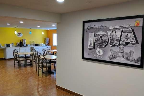 Hotel Super 8 By Wyndham Shenandoah Extérieur photo