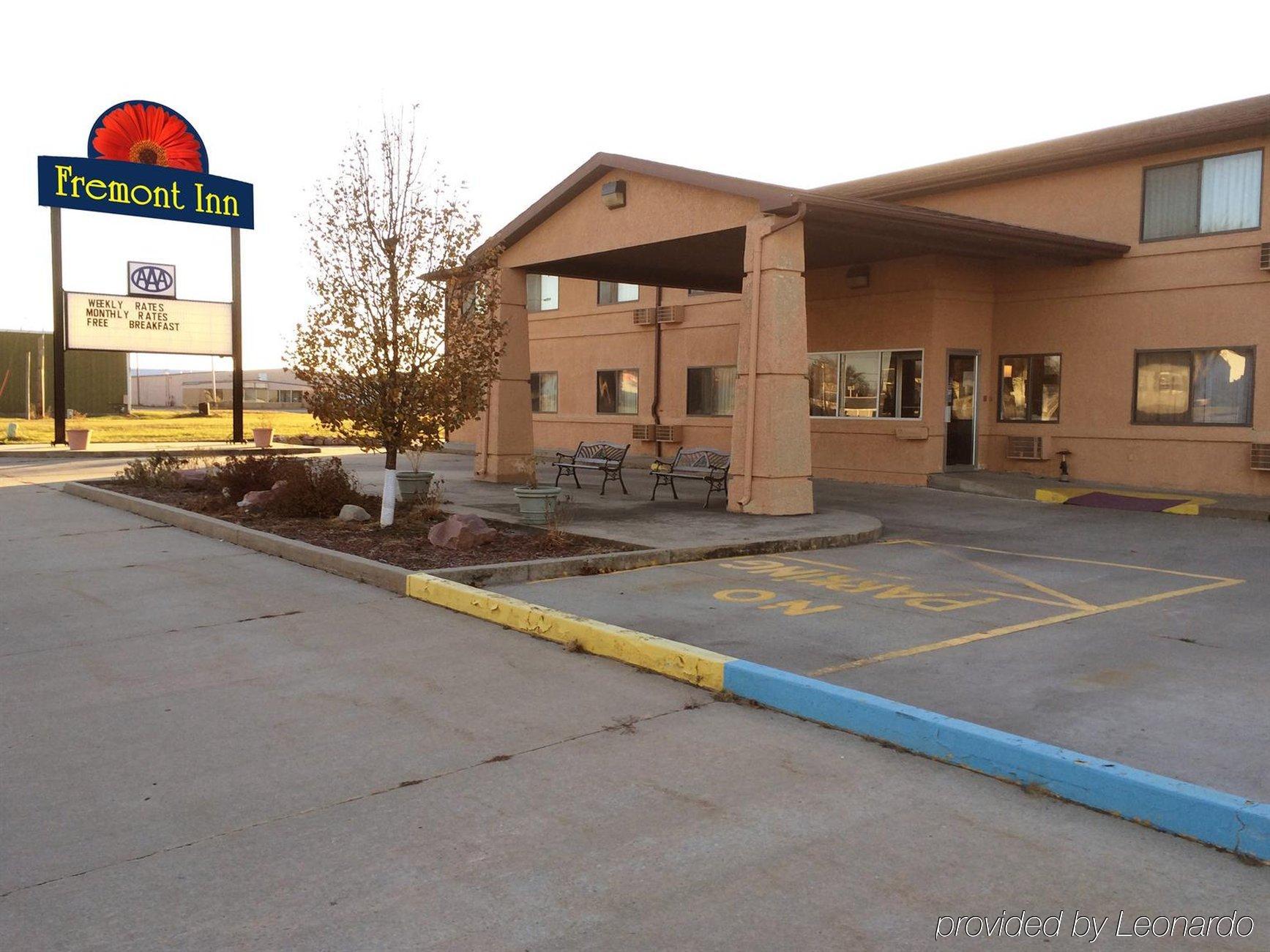 Hotel Super 8 By Wyndham Shenandoah Extérieur photo