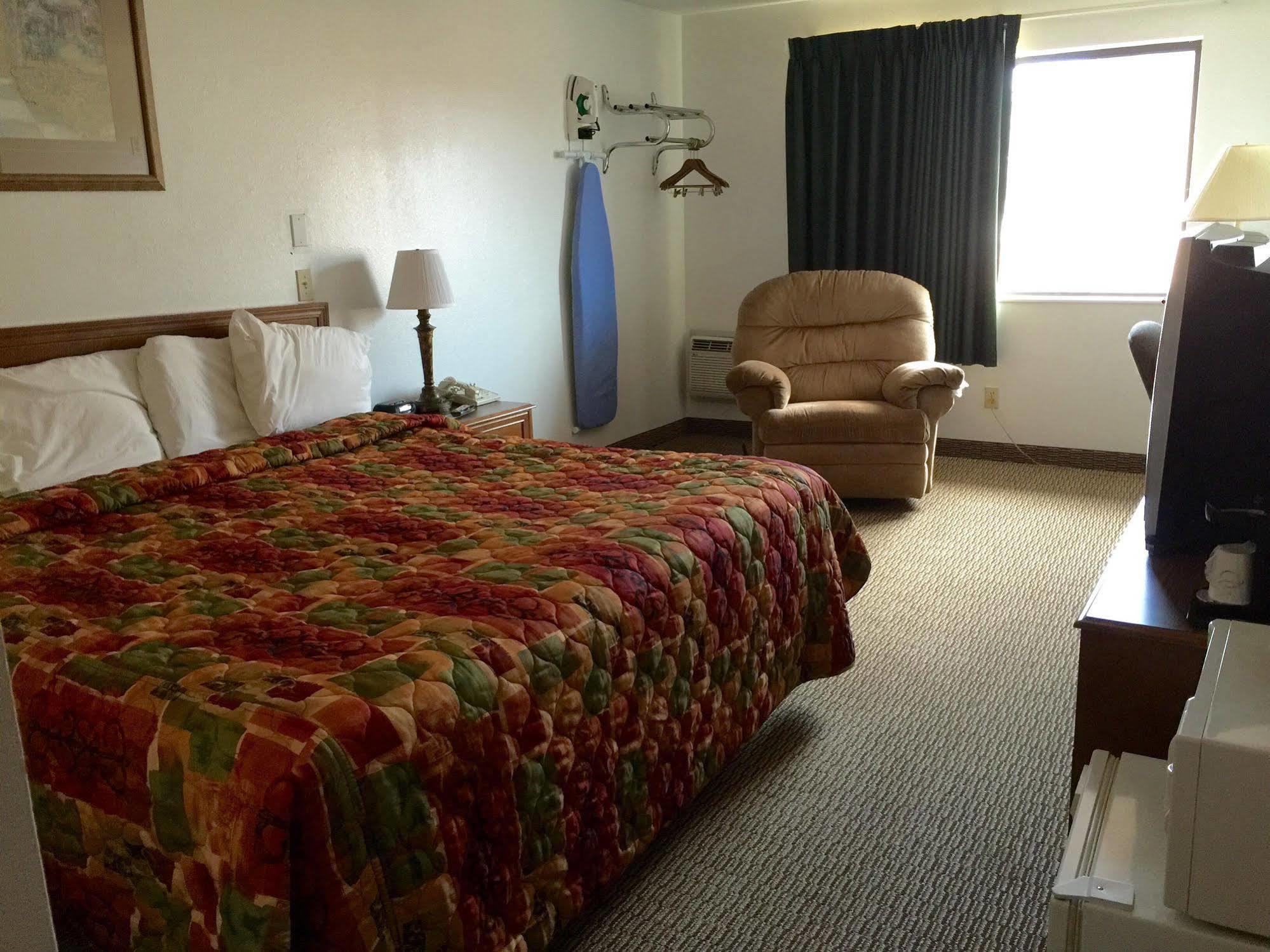 Hotel Super 8 By Wyndham Shenandoah Extérieur photo