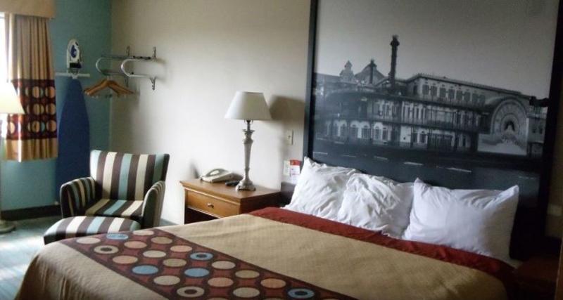 Hotel Super 8 By Wyndham Shenandoah Extérieur photo